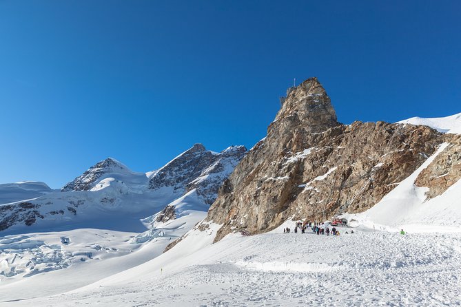 Beginners Ski Day Trip to Jungfrau Ski Region from Zurich - Group size and the comfort factor: why eight matters