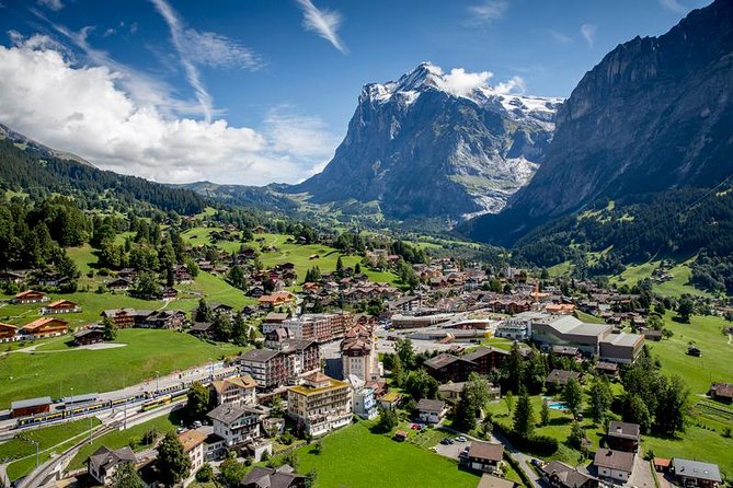 Best of Bernese Oberlands from Luzern - Lake Lungern: the quick photo stop that sets the tone