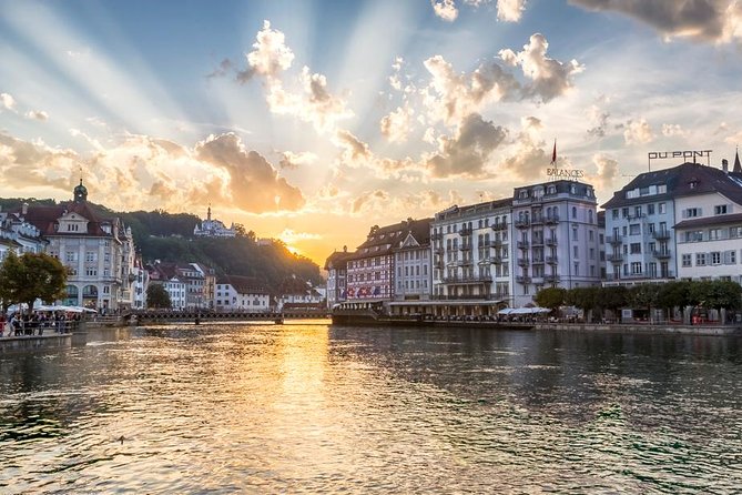 Best of Lucerne Walking Photography Tour - Meeting point at Torbogen Luzern and what the 3:00 pm start changes
