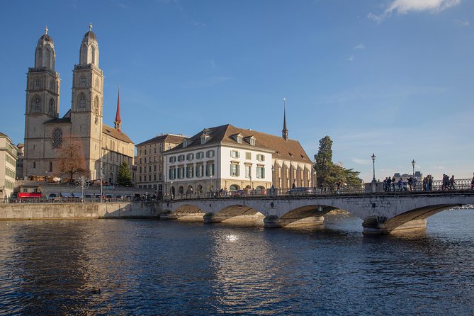 Best of Zurich Tour with Felsenegg Cable Car and Ferry Ride - The Coach Tour: Zurich’s Big Symbols Without the Transit Stress