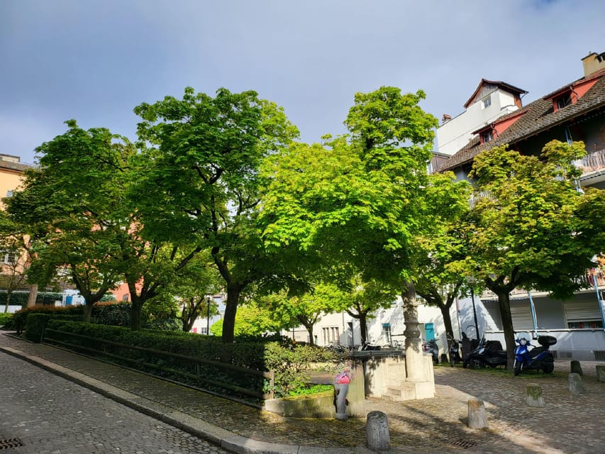 City tour historic old town Zurich - Thermengasse and St. Peter’s Church: old streets, older landmarks