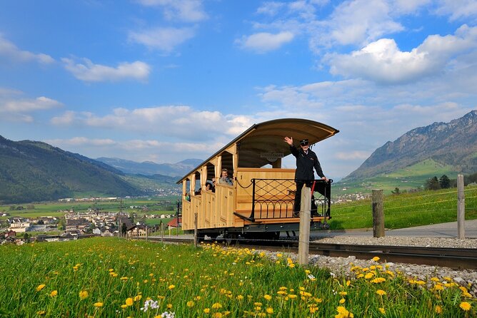 Day Trip to Lucerne and Mount Stanserhorn Including CabriO Cable Car Ride - Lucerne Altstadt: what you can realistically see with guided time