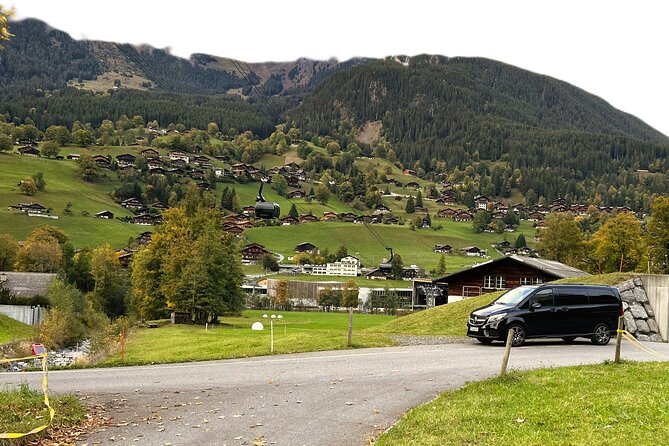 Day trip to Swiss Villages from Zurich - Small Group Tour by Car - Aussichtspunkt Chälrütirank: a quick photo stop with Lake Sarnersee views