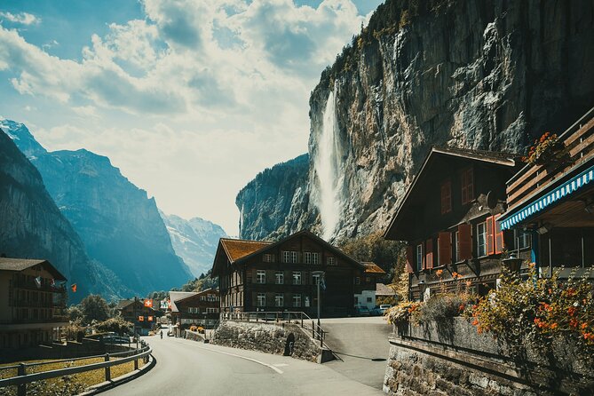 Daytrip to Swiss Villages: Interlaken Grindelwald & Lauterbrunnen - Entering the Bernese Oberland from Lucerne