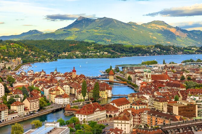 Exclusive Panoramic Train Journey though the Heart of Swiss - The panoramic train to Interlaken: where the photos keep winning