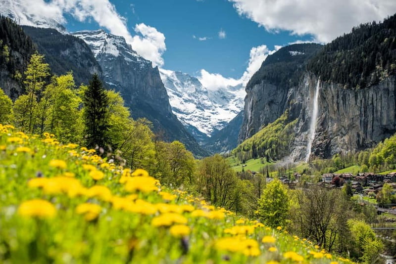 From Lucerne: Day Trip to Grindelwald & Lauterbrunnen - The Eiger, Mönch, and Jungfrau view: why your timing matters