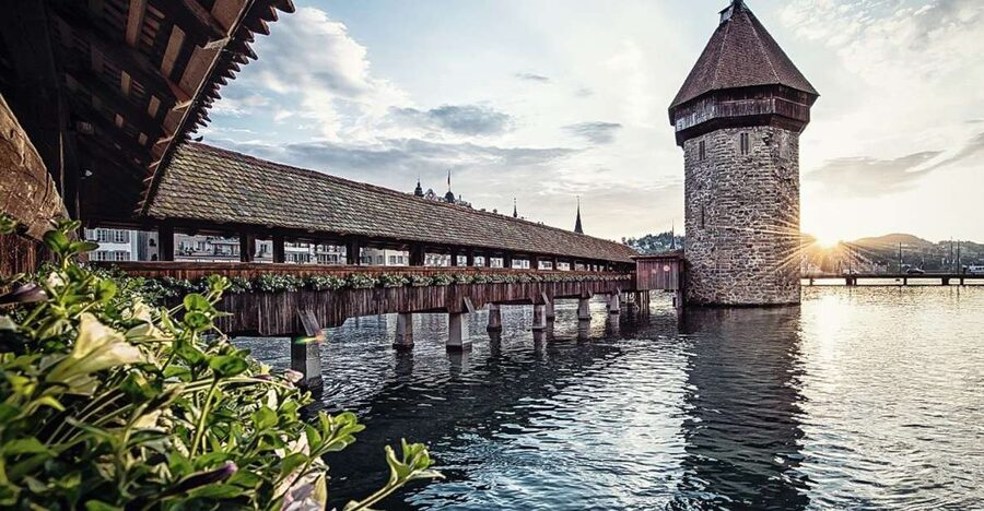 From Zurich: Day Trip to Lucerne with Optional Yacht Cruise - Zurich to Lucerne by coach: the scenic part you actually get
