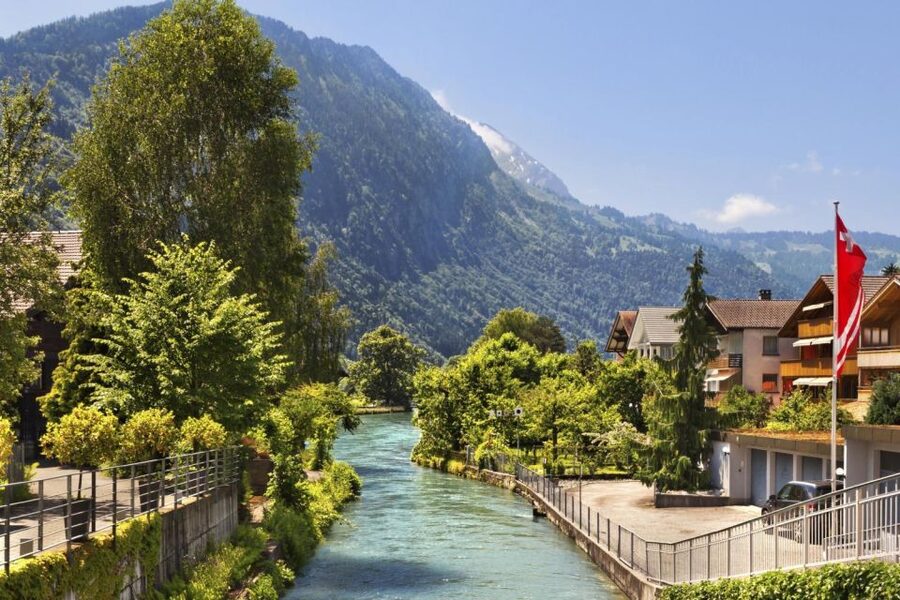 From Zürich: Interlaken and Grindelwald Day Trip by Coach - Key things to know before you go