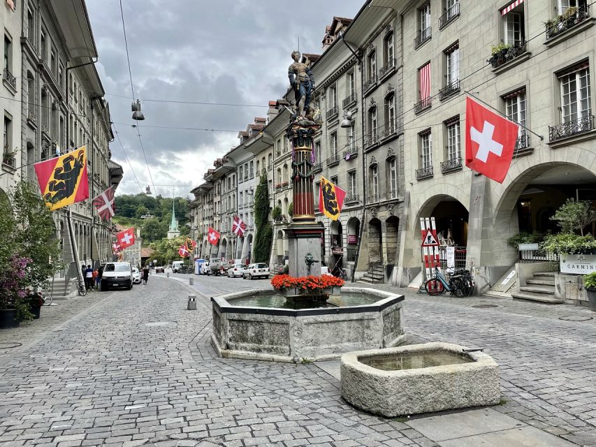 From Zurich/Lucerne: Berne Capital and Countryside Day-Trip - Old Town Bern walk: Münster, Zytglogge, and River Aare drama