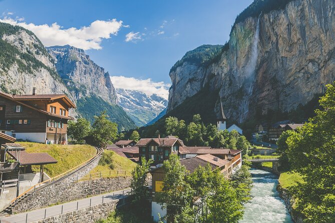 Guided Excursion to Jungfraujoch, Grindelwald and Lauterbrunnen from Lucerne - Your Guide, Your Pace: What “Professional Multilingual” Means