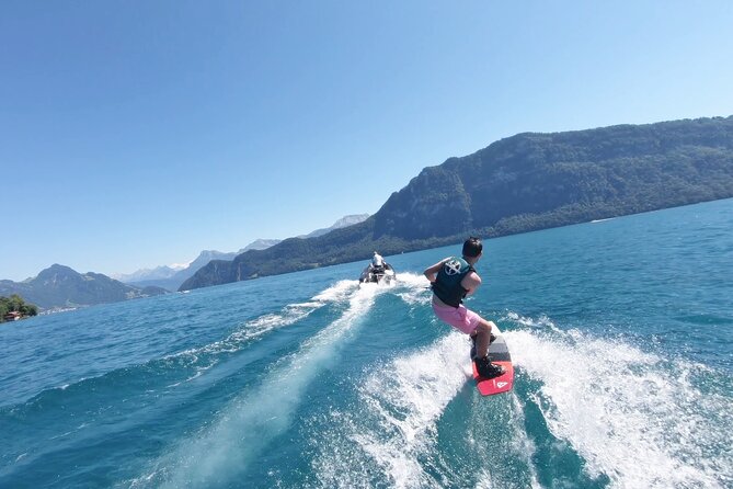 Lake Zurich boat tour for an afternoon ! - Nature of the lake: quick facts that make the scenery click