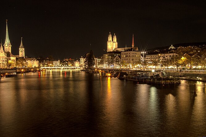 Lake Zurich mini boat tour / by night! - Enge Harbor, the Lion Statue, and Aquaretum’s Light-Driven Jets