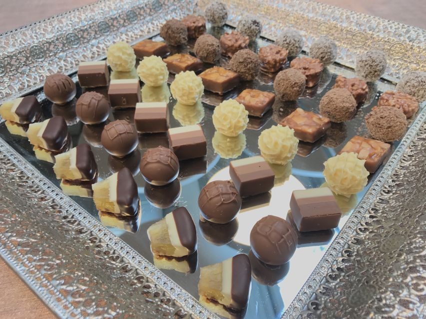 Lucerne CH Tour: Cheese, Chocolate, Chapel Bridge & Chateau - Walking the Reuss River and Old Town: How You Get Oriented Fast