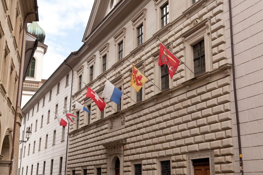 Lucerne: Classic City Walking Tour - Lion Monument to Musegg Wall: memorials with a skyline view