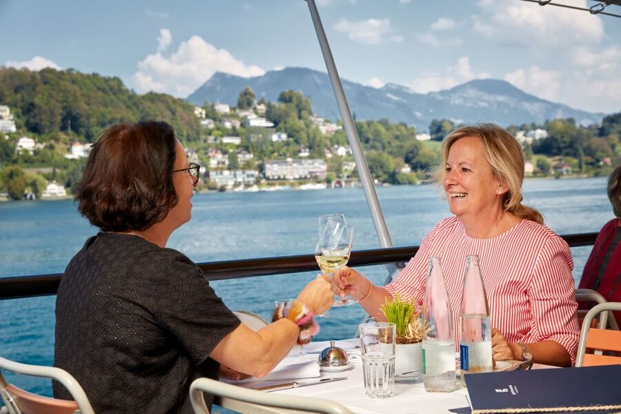Lucerne: Lake Lucerne 1st Class Cruise with Gourmet Lunch - Key things to know before you go
