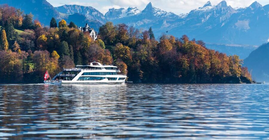 Lucerne: Lake Lucerne 1st Class Cruise with Gourmet Lunch - What you’ll actually do during the 1 hour 50 minutes
