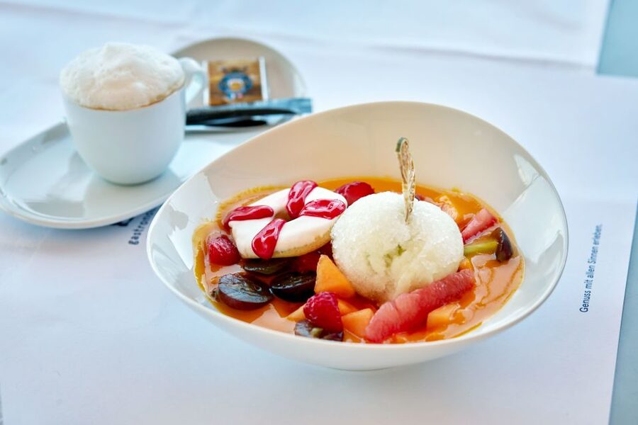 Lucerne: Lake Lucerne 1st Class Cruise with Gourmet Lunch - Price and value: what $143 buys you