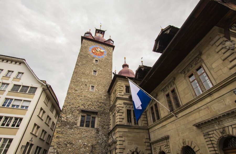 Lucerne: Private Exclusive History Tour with a Local Expert - Meeting point and flow: simple start, easy finish