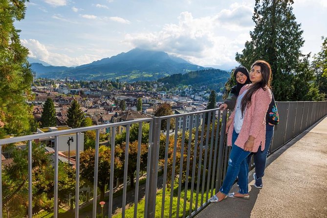 Lucerne Private Walking Tour with a castle visit! - Lucerne Altstadt in 10 minutes: get oriented fast