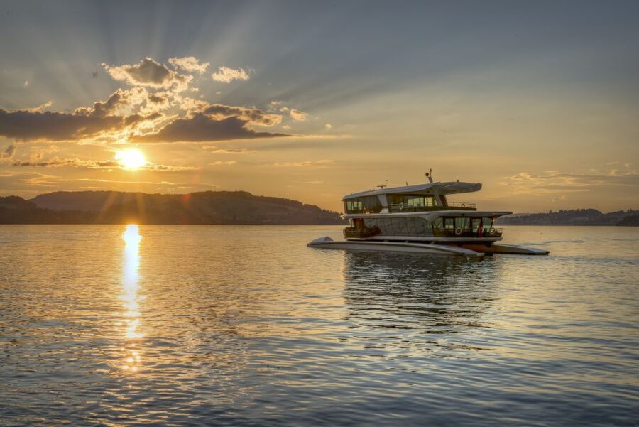 Lucerne: Round-Trip Catamaran Cruise on Lake Lucerne - One Hour on the Water: How to Make It Feel Longer