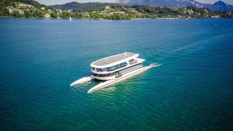 Lucerne: Round-Trip Catamaran Cruise on Lake Lucerne - Lucerne Bay Views in the First Minutes