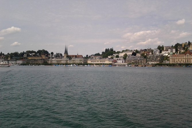 Lucerne small group walking tour and Lake Cruise from Zürich - Small-group guides and real pacing: what “15 people max” changes