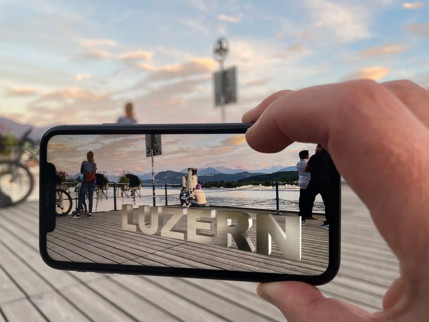 Lucerne: Smartphone walking tour - cool Lucerne old town - How the audio/video experience may feel in real life