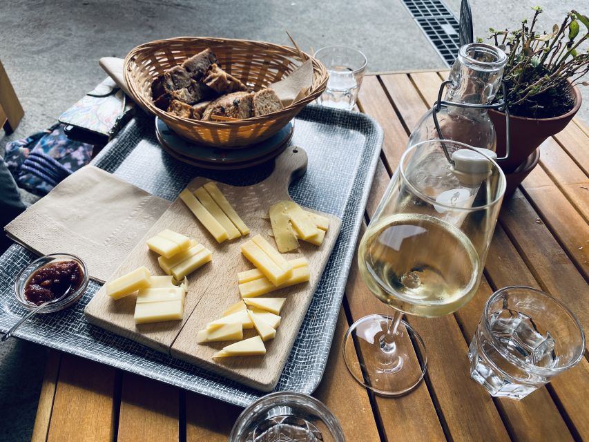 Lucerne: Swiss Zvieri Traditional Tasting Experience - Old Town walking: where the tasting really happens