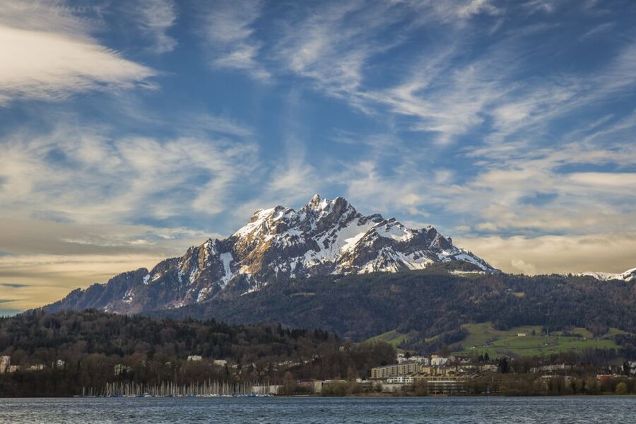 Lucerne: Walking and Boat Tour with Cheese & Wine Tasting - The 1-Hour Lake Lucerne Boat Cruise: Views Are the Point