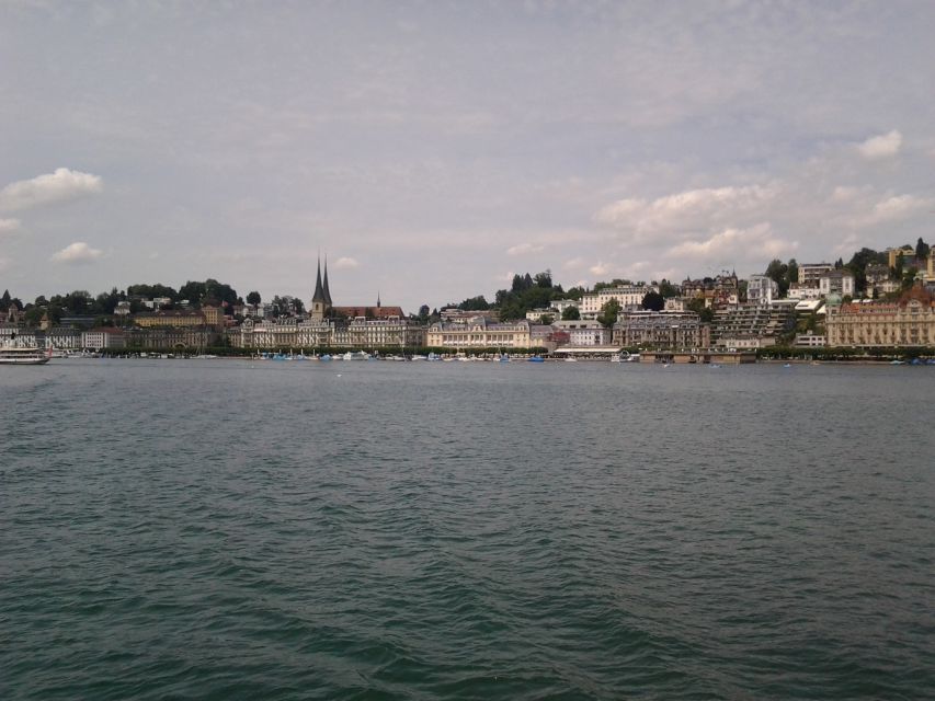 Luzern Elegance: Private City Walk and Panoramic Lake Cruise - The private pace: how the guide keeps the day smooth