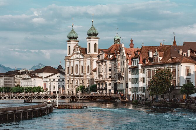 Official Guided City Tour of Lucerne - Musegg Wall and KKL Luzern: what to do with the pointers you get