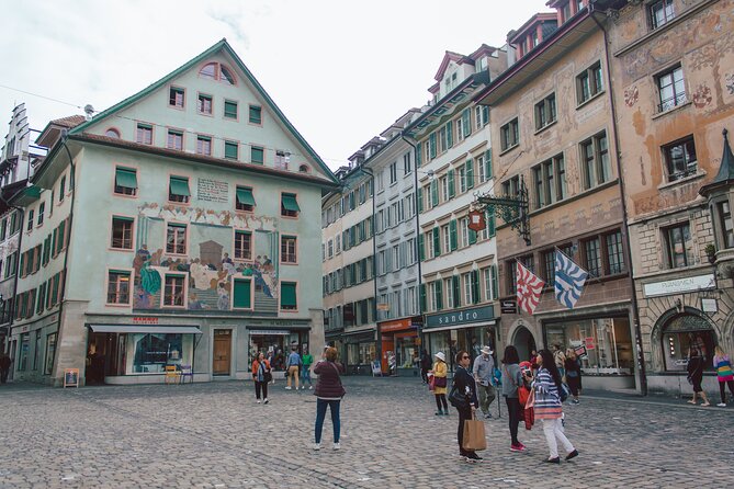Official Guided City Tour of Lucerne - How the guides deliver: patient, funny, and ready for questions