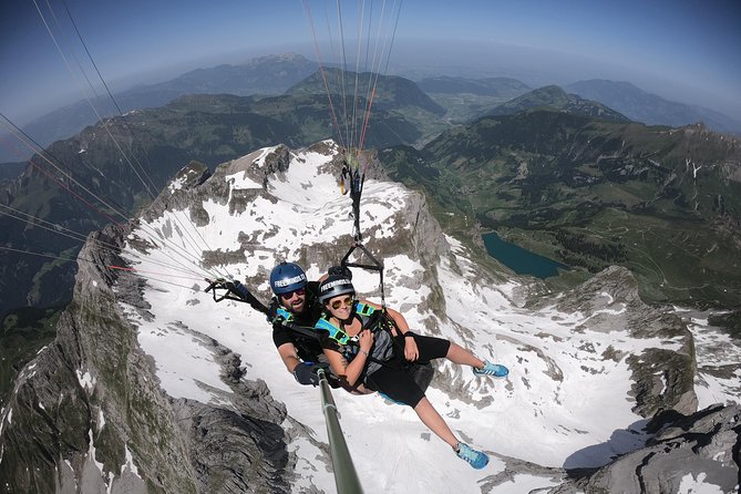 Paragliding Tandemflight Lucerne - Engelberg - The safety brief, takeoff, and landing: what happens when you run a few steps