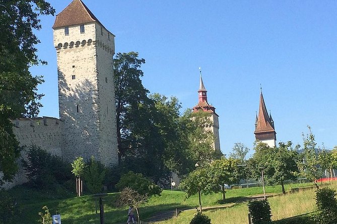 Private Classic Lucerne City Walk - Bourbaki Panorama and Lion Monument: memorials with context