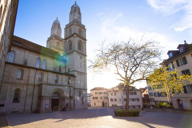 Private Tour of Zurich in 60 minutes with a Local - Grossmünster-Style Views and Reformation Roots Made Clear