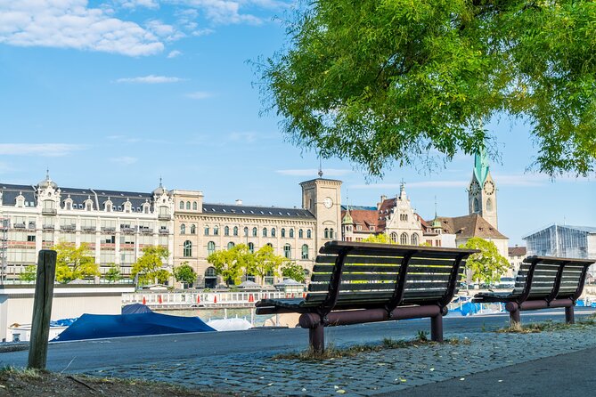 Private Tour of Zurich in 60 minutes with a Local - Lindenhof-Style Views: A Hilltop Pause With Roman Echoes