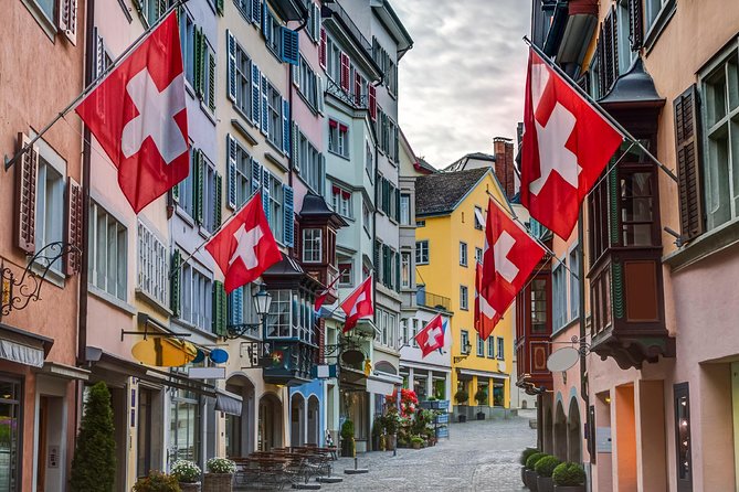 Private Tour of Zurich in 60 minutes with a Local - Crossing the Limmat: From Sacred Buildings to Everyday Flow