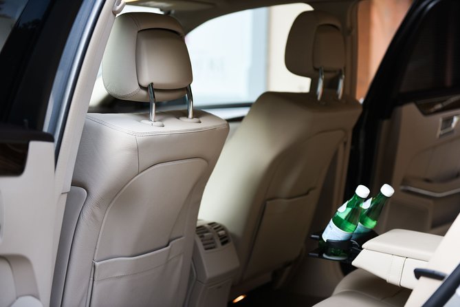 Private transfer from Zurich City to Zurich Airport - Help for families, winter gear, and real-world luggage