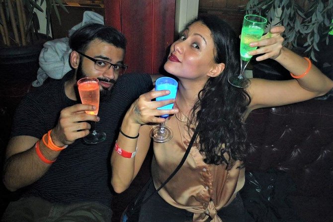 Pub Crawl Zurich - Meeting at 2. Akt Sportsbar: your 9:00 pm launchpad