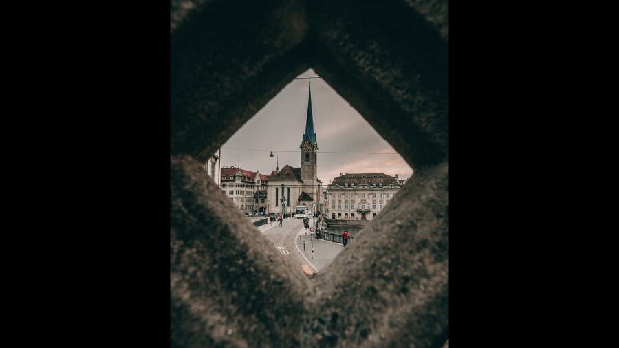 Secret Doors of Zurich Discovery Walk - Secret Doors of Zurich: the vibe of a key-and-door adventure