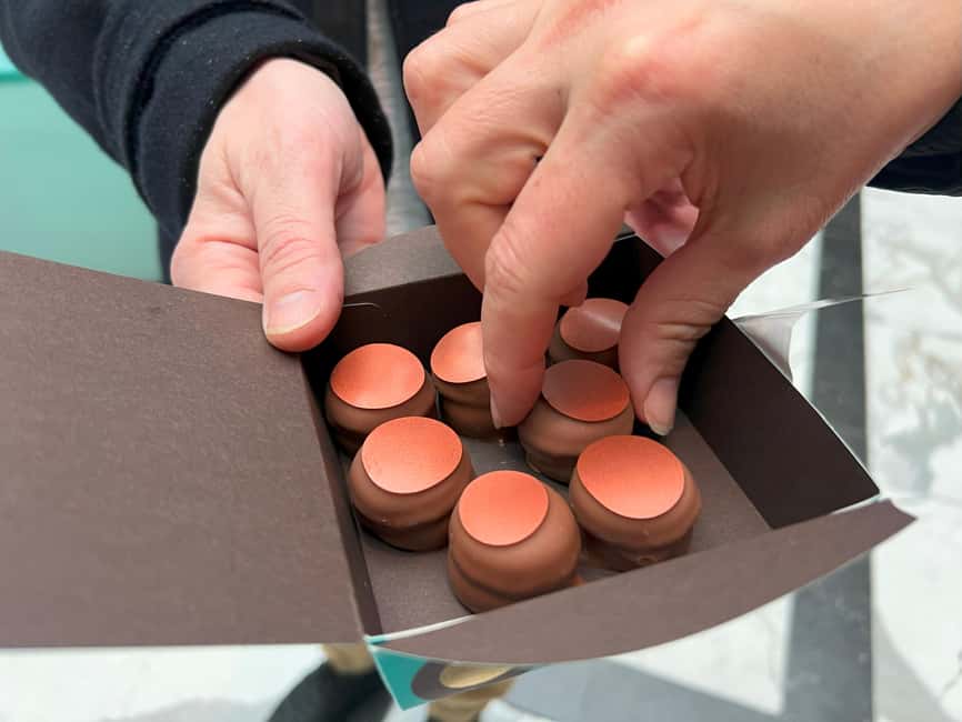 Secret Food Tours in Zurich - The Meeting Point at Bellevue (And Finding Your Guide Fast)