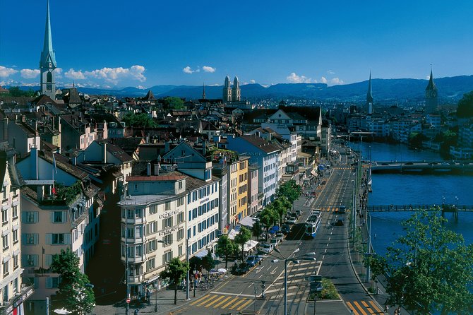 The Great Tour of Zurich by Bus and Boat - Timing, Lunch, and Weather Reality Checks