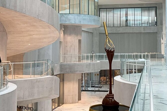 Tour in Lindt Home of Chocolate Museum From Zurich With pickup - Zurich Hotel Pickup to Kilchberg: What This Ride Really Does