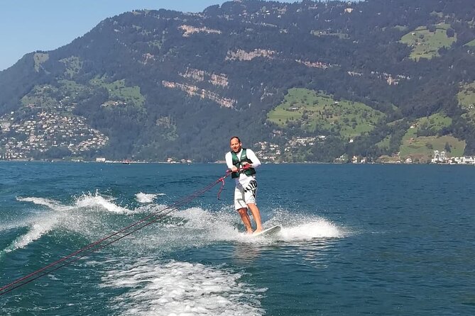 Wakeboarding Lake Zurich - afternoon ! - Boat ride rhythm and the afternoon views you’ll actually remember
