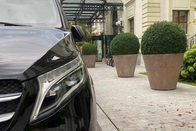 ZRH Zurich Airport to Zurich City Private Transfer–Winter Special - Door-to-door means more than convenience