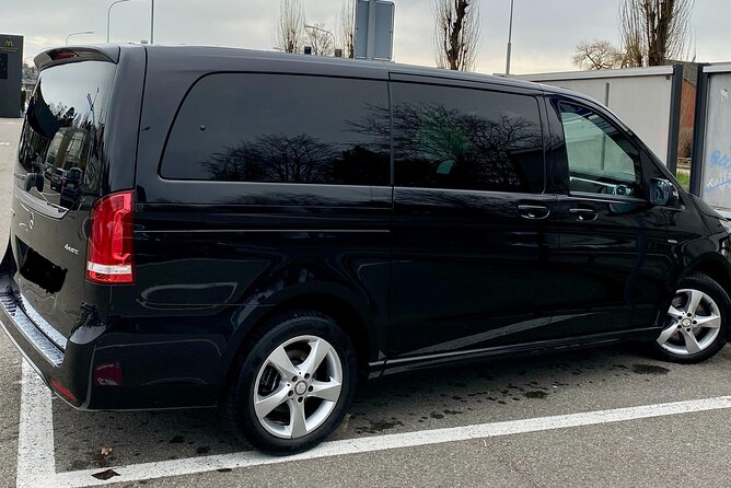ZRH Zurich Airport to Zurich City Private Transfer–Winter Special - For families and skiers: the small included items add up
