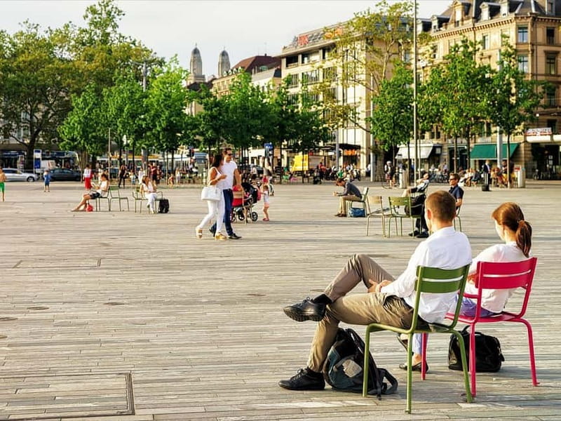 Zurich: 2-hour Best Intro Walking Tour with a Local - City Hall start: how this tour gets you oriented quickly