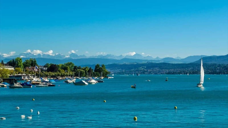 Zurich: 2-hour Best Intro Walking Tour with a Local - Lindenhof: the viewpoint that explains Zurich’s rhythm
