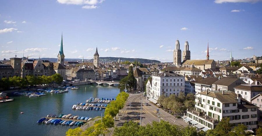 Zürich: 2-Hour Sightseeing Bus Tour - Finding the Start at Zurich Sihlquai Bus Station (Near HB)