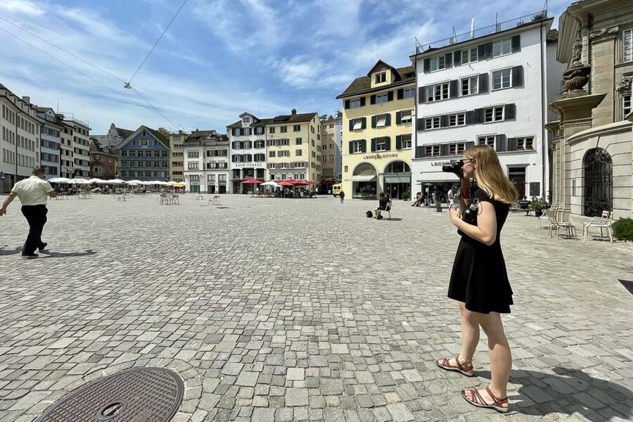 Zürich: 2-Hour Sightseeing Bus Tour - Beyond the Photos: Districts, Mansions, and What Makes Zürich Feel Different